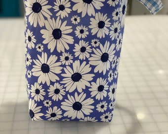 Custom Car Trash Bag with Water-Resistant Liner Blue Daisy Floral Hanging Car Organizer for Toys Snacks Gift for Mom New Driver