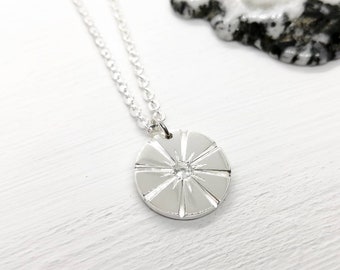 Collier pendentif soleil en argent sterling avec topaze naturelle brillante de taille moyenne