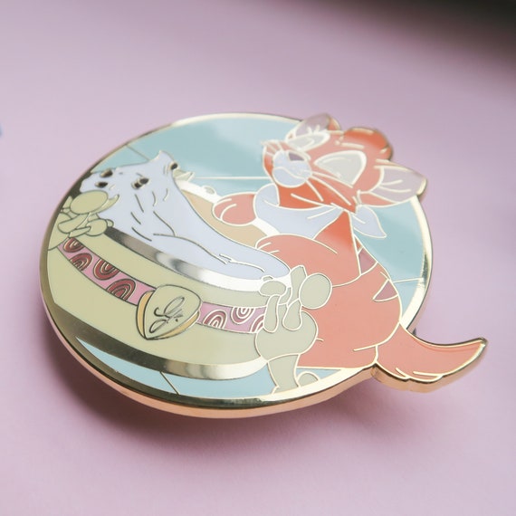 Disney cat pins