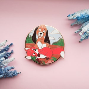 Fox and Hound Disney pin - Leuke Emaille Pins - Kat Emaille Pin - Leuke kat Pins - Disney Emaille Pin - Castlecreationsandco