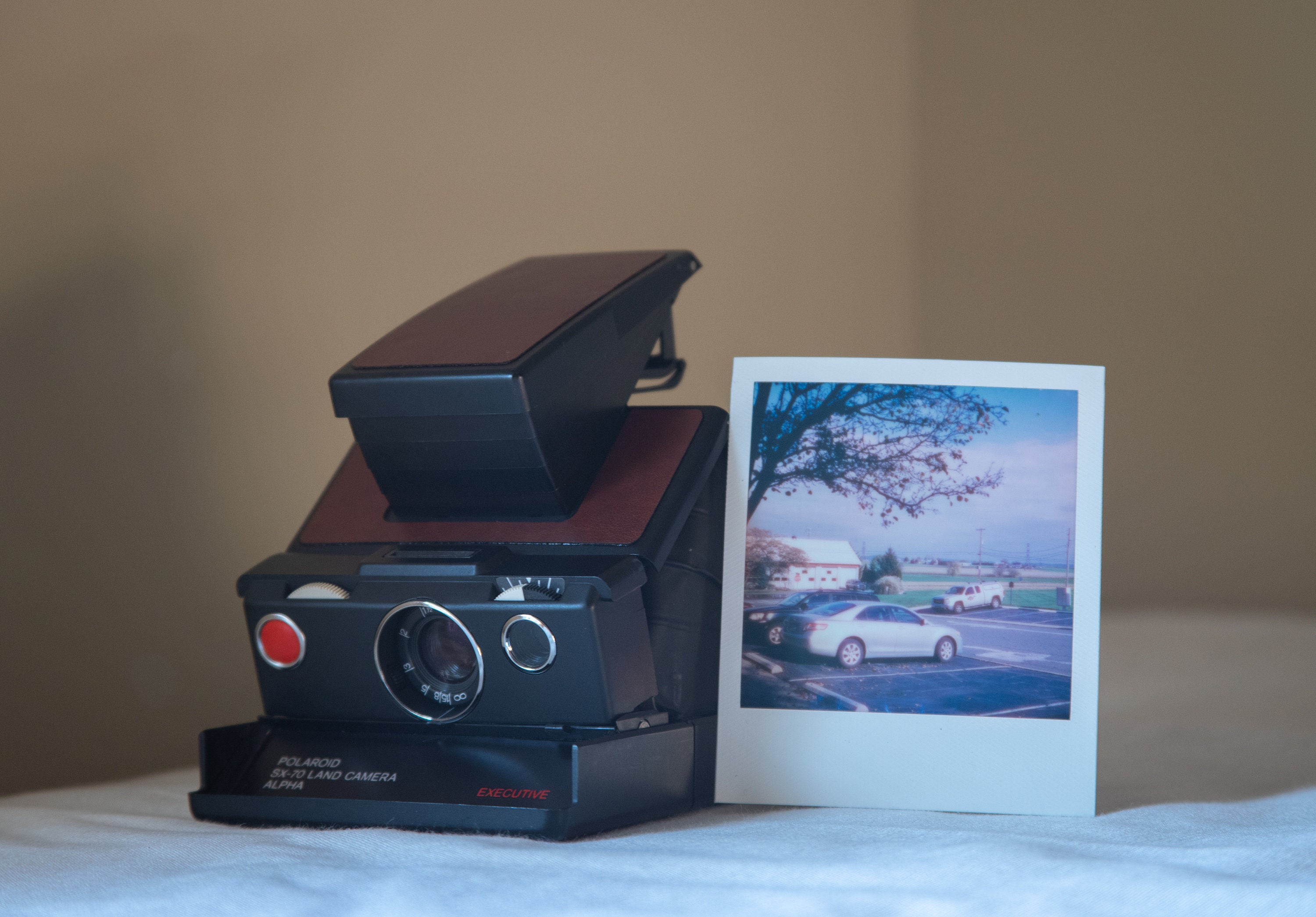 Polaroid SX-70 Alpha Executive Land Camera: Vintage 1970s Polaroid SX-70 Alpha Executive Land Camera: Vintage 1970s