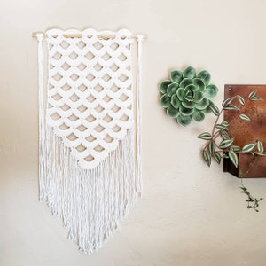 Scallops Wall Hanging Crochet Pattern