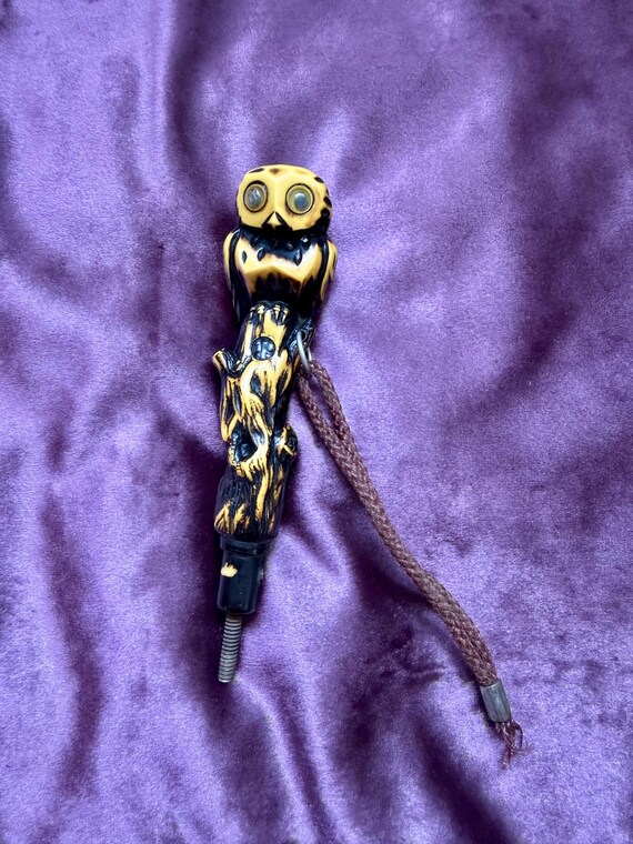 Owl Umbrella Handle, vintage plastic, yellow