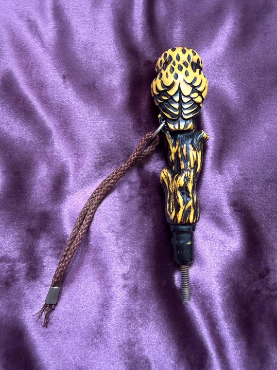Owl Umbrella Handle, vintage plastic, yellow View 3