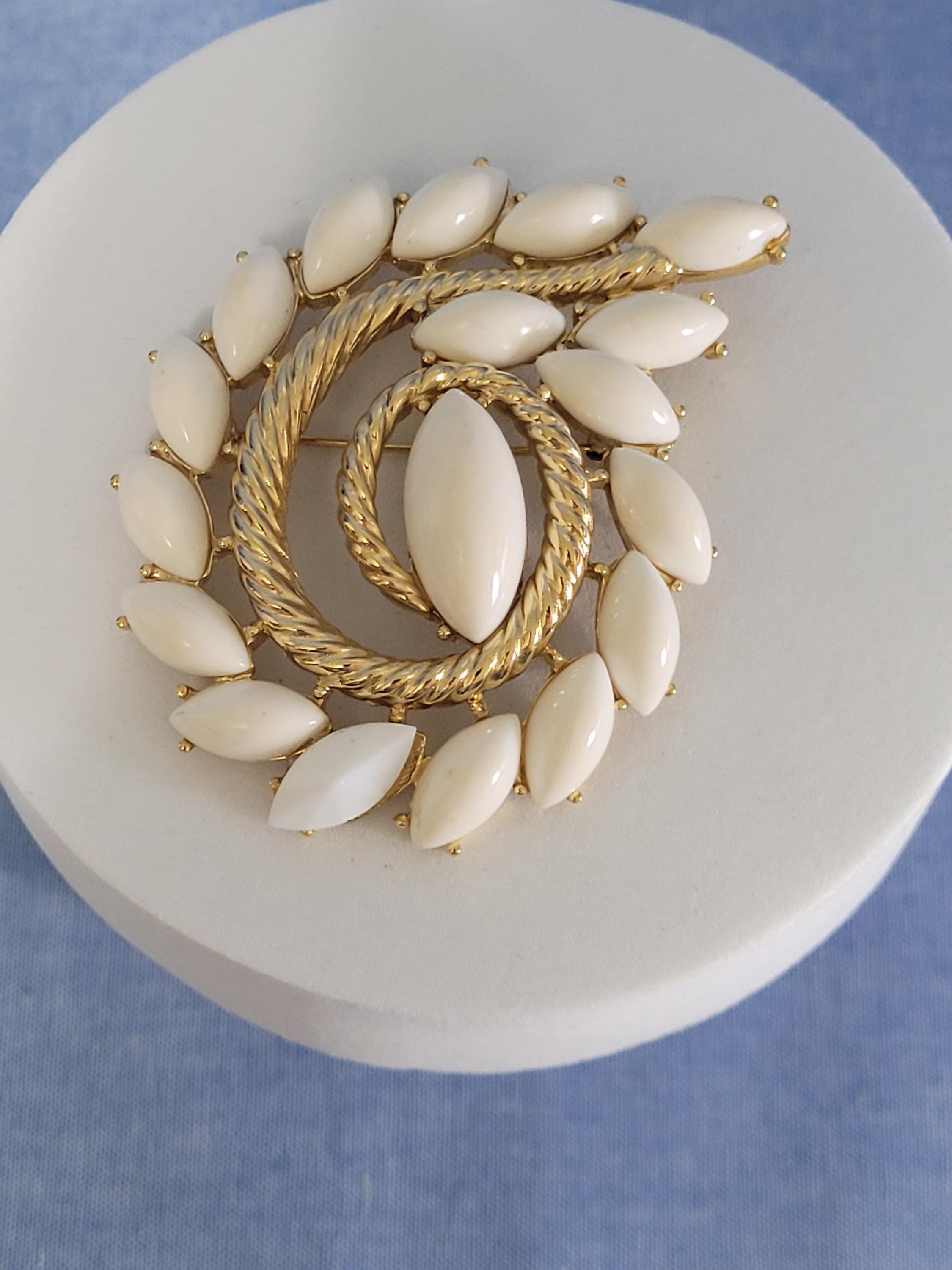 Crown Trifari Vintage Gold Clear Pave rhinestone abstract swirl brooch pin Vintage Crown Trifari Textured Abstract Swirls, Gold Tone  main image 2