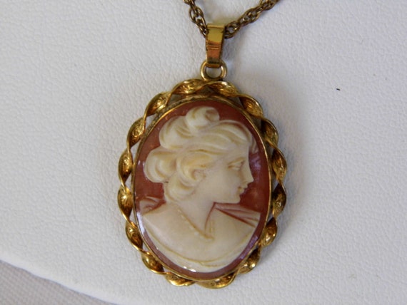 Vintage Van Dell 1/20 12k GF Cameo Locket Necklace - Etsy Vintage Van Dell 1/20 12k GF Cameo Locket Necklace - Etsy