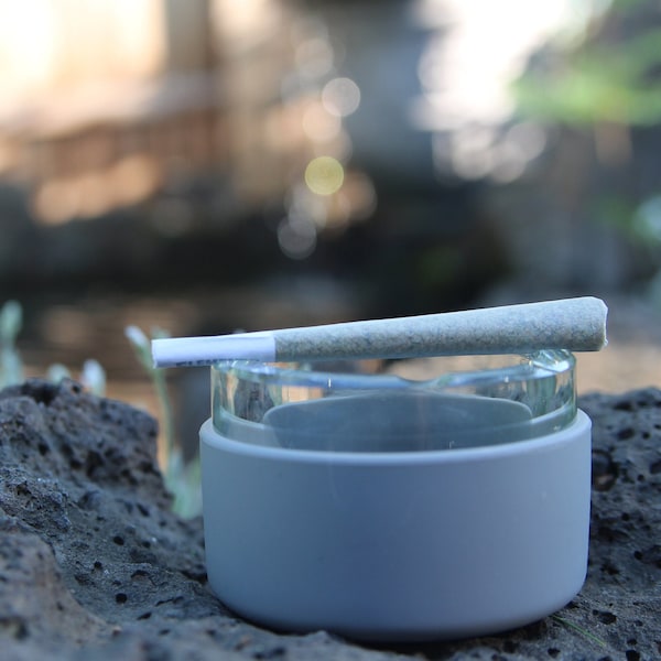 Lidded Ashtray in 6 Colors - Smell Proof + Portable Ashtray Made with Thick Glass
