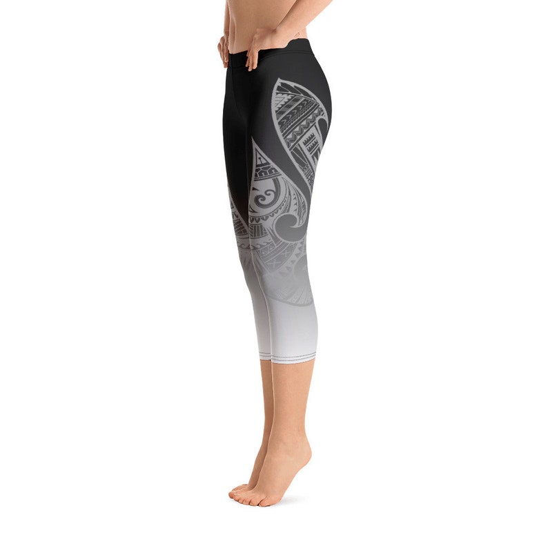 Black/silver Fish Hook Capri Leggings - Etsy