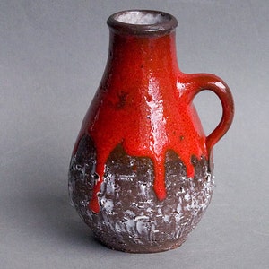 Vaso per fragole Nel Goedhart Fat Lava, Noordwijkerhout, Paesi Bassi.