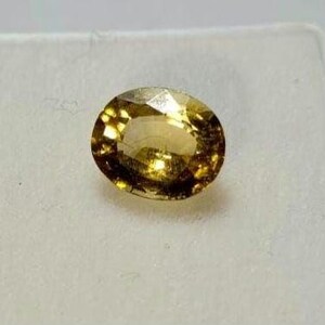 Piedra facetada de cingalés (rara)