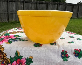 Vintage Pyrex 401 Nesting Bowl