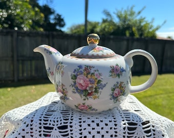 Beautiful Royal Albert Lady Carlyle Tea Pot