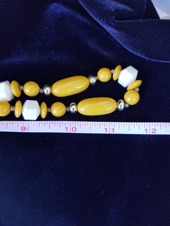 Butterscotch Lucite Beaded Necklace from the 40's - image 4