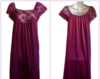 Val Mode Nightgown Full Length Purple Lace Medium Vintage 1980s Nylon