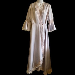 Charles Grahame for Harrods Vintage Robe Dressing Gown Silver Lacy 1960s Glamour