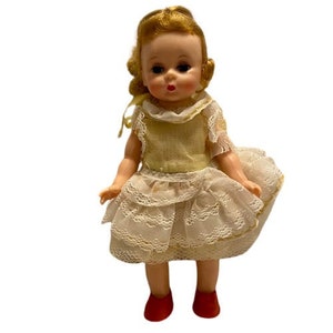 Madame Alexander Wendy Kin-pop vintage jaren 1950 gebogen kniebeschermer plus extra outfits