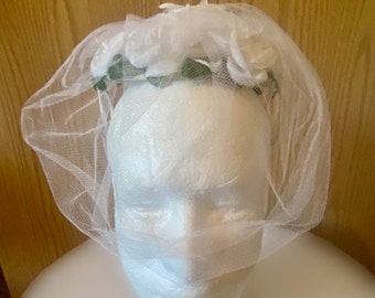 White Floral Hat Short Tulle Veil Mid Century Vintage Bridal Costuming 1960s