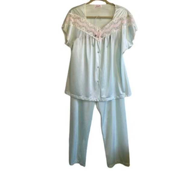 vanity fair long sleeve nylon pajamas