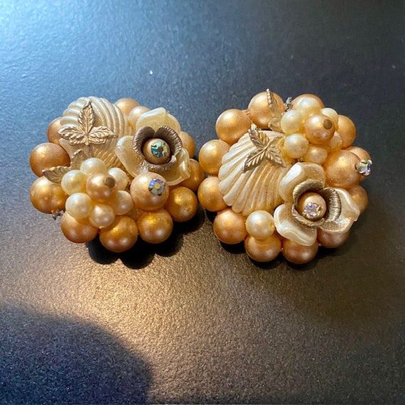 Clip On Earrings Vintage Mermaid Pearls Shells Rh… - image 2