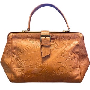 Bolso de mano grande de piel con relieve Bon, estilo art déco, color caramelo, fabricado en Italia