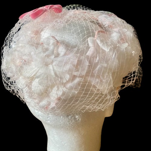 Floral Cap Hat Vintage 1950s White Pink With Netting Union  display picture 3