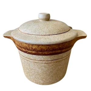 Pottery Craft Bean Soup Pot Stoneware 1 1/2 Qt Pot with Lid Made in the USA Treasure Craft Vintage 1980s