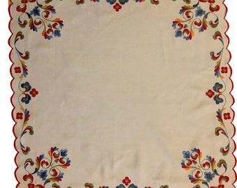 Nappe vintage en lin brodée à la main, motifs folkloriques floraux, ourlet festonné, milieu du siècle