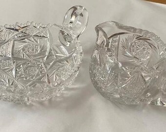Amerikanische Brilliant Cut Glas Kristall Creamer und Nussschale Trinnket Dish Set von zwei Stück Star Windrad Design