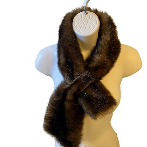 Faux Fur Scarf Vintage 90s Preston & York Vegan Winter Scarf  display picture 2