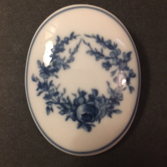 Seltmann Weiden Oval Porcelain Brooch Pin White Bl
