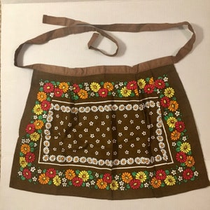 Half schort Kleurrijk vintage volkskunstkostuum Mallmo Floral