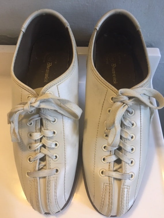 size 8 bowling shoes