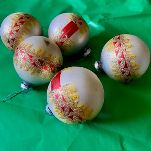 Shiny Brite Christmas Ornaments Lot of Five White Red Gold Gllitter Mid Century Vintage 1950s