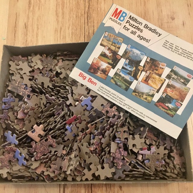 MILTON BRADLEY CO. アメリカ製 アンティーク ジグソーパズル MILTON BRADLEY PREMIER JIG SAW PUZZLE WOOD Good Old Times Shaped