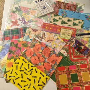 Papel para envolver regalos, efímeras, restos de papel de los años 50 a los 90, cartas de bingo, diarios basura, manualidades, arte, collage