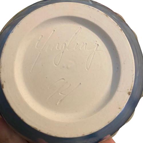 サイン入り陶器ボウル Yingling 1994 浮き彫り魚モチーフ ブルー釉