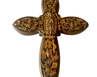 Cruz de madera de arte popular mexicano cubierta con tono dorado Milagros Guadalupe Center Decoración de pared Colección de cruces de arte religioso