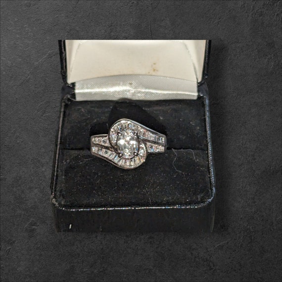 Stunning Size 9 Silver CZ Cubic Zirconia Ring! To… - image 8