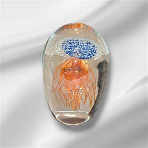 Lovely Jellyfish Art Glass Paperweight!  Glows in the Dark!
