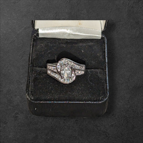 Stunning Size 9 Silver CZ Cubic Zirconia Ring! To… - image 5