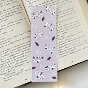 Light Purple Floral Bookmark - White Flowers & Purple Leaves - Perfect Gift for Readers - Laminated Design for Page Marking