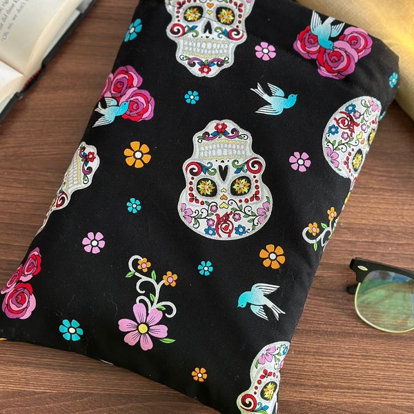 Floral Skull Fabric Book Sleeve with Pockets Sugar Skull Padded Book Pouch Book Protector Skull Gifts for Readers Travel Gifts