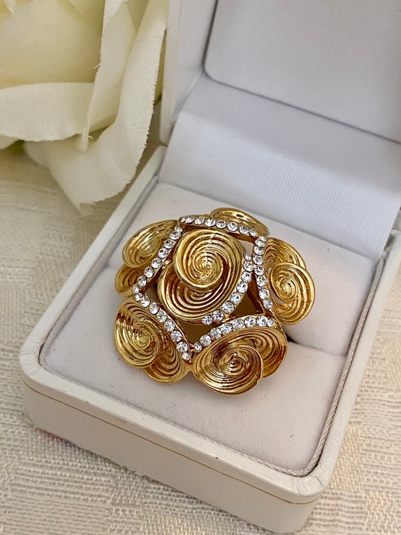 Large Scroll design Statement Ring size 8 - image 6