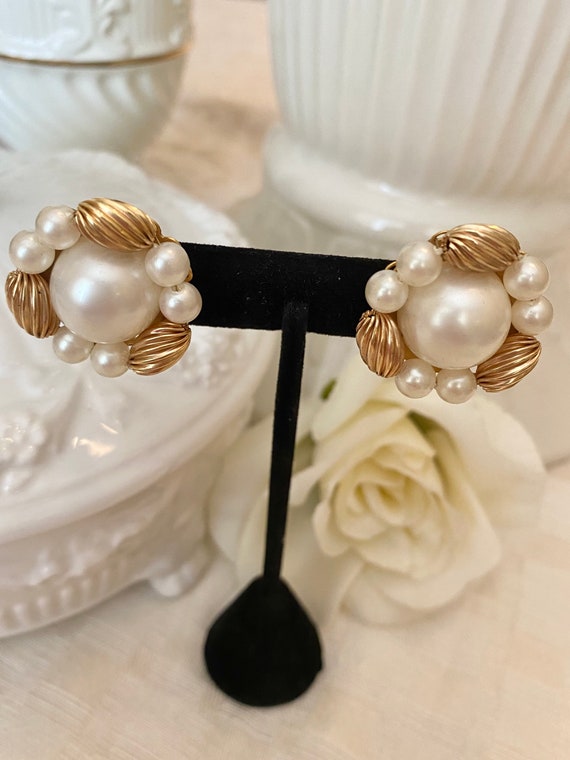 Marvella Cluster Button Earrings, Lightweight, Fa… - image 2