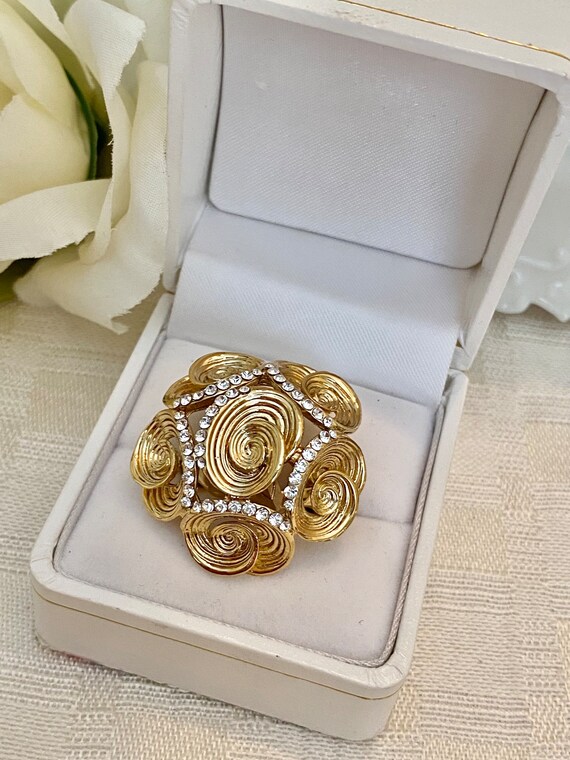 Large Scroll design Statement Ring size 8 - image 4
