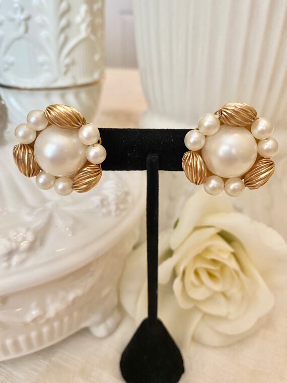 Marvella Cluster Button Earrings, Lightweight, Fa… - image 4