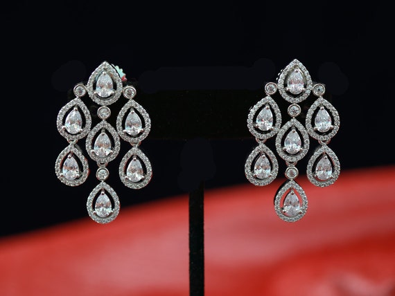 Latest diamond earrings deals