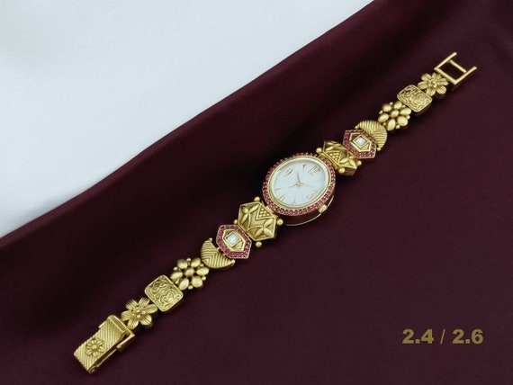 Gold Tone watch women women s watch fashion trends 2021 bollywood celebrities wrist watches