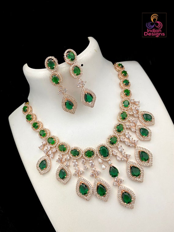 Ad sale necklace design