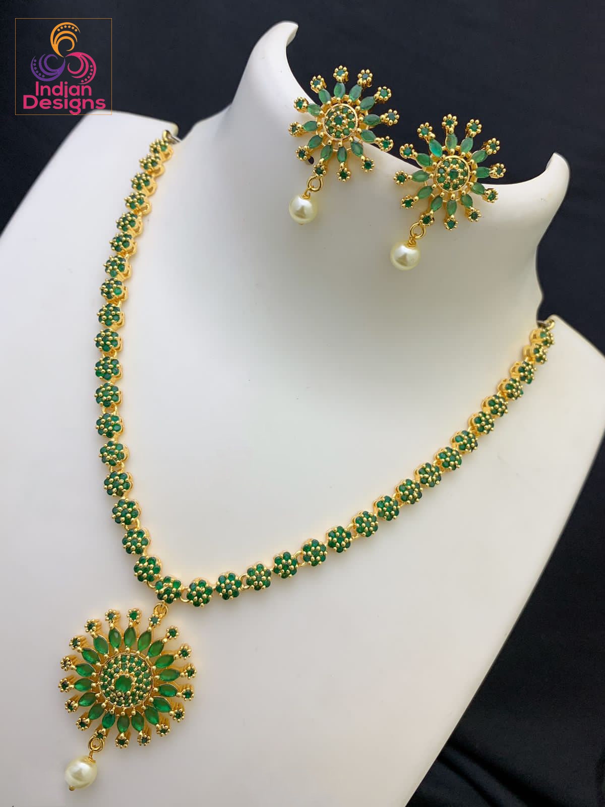 Golden And Green Ladies American Diamond Choker Necklace Set at Rs 550/set  in Delhi